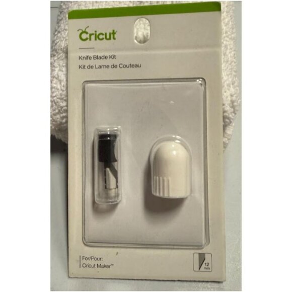 Cricut 2006008 (Latest Model) Knife Blade Kit (12mm) - Picture 1 of 3
